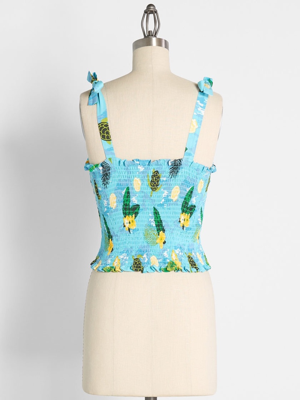 ModCloth x Collectif Sea Turtle Soiree
Smocked Tank Top, US Size 24